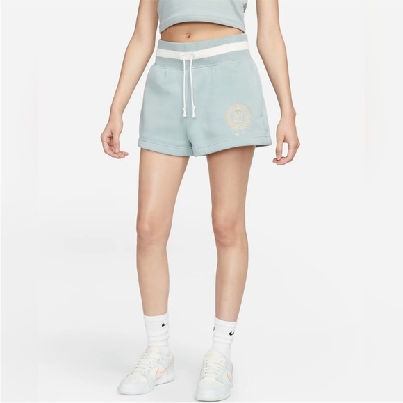 NIKE Sportswear Phoenix Club Fleece Atheleisure Green Striped Sweat Shorts - Picture 10 of 10